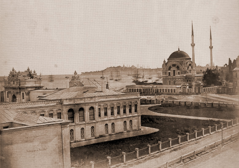 Dolmabahce Camii-Eski-2.jpg